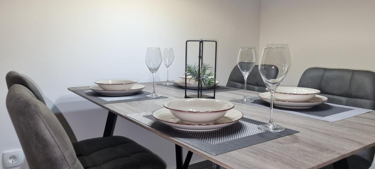 Qr Apartment For Family, Couples, And Friends Stay In Rijeka Eksteriør bilde