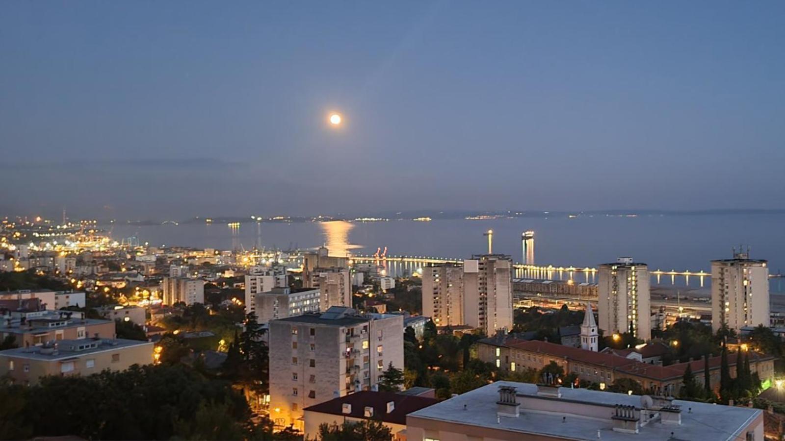 Qr Apartment For Family, Couples, And Friends Stay In Rijeka Eksteriør bilde
